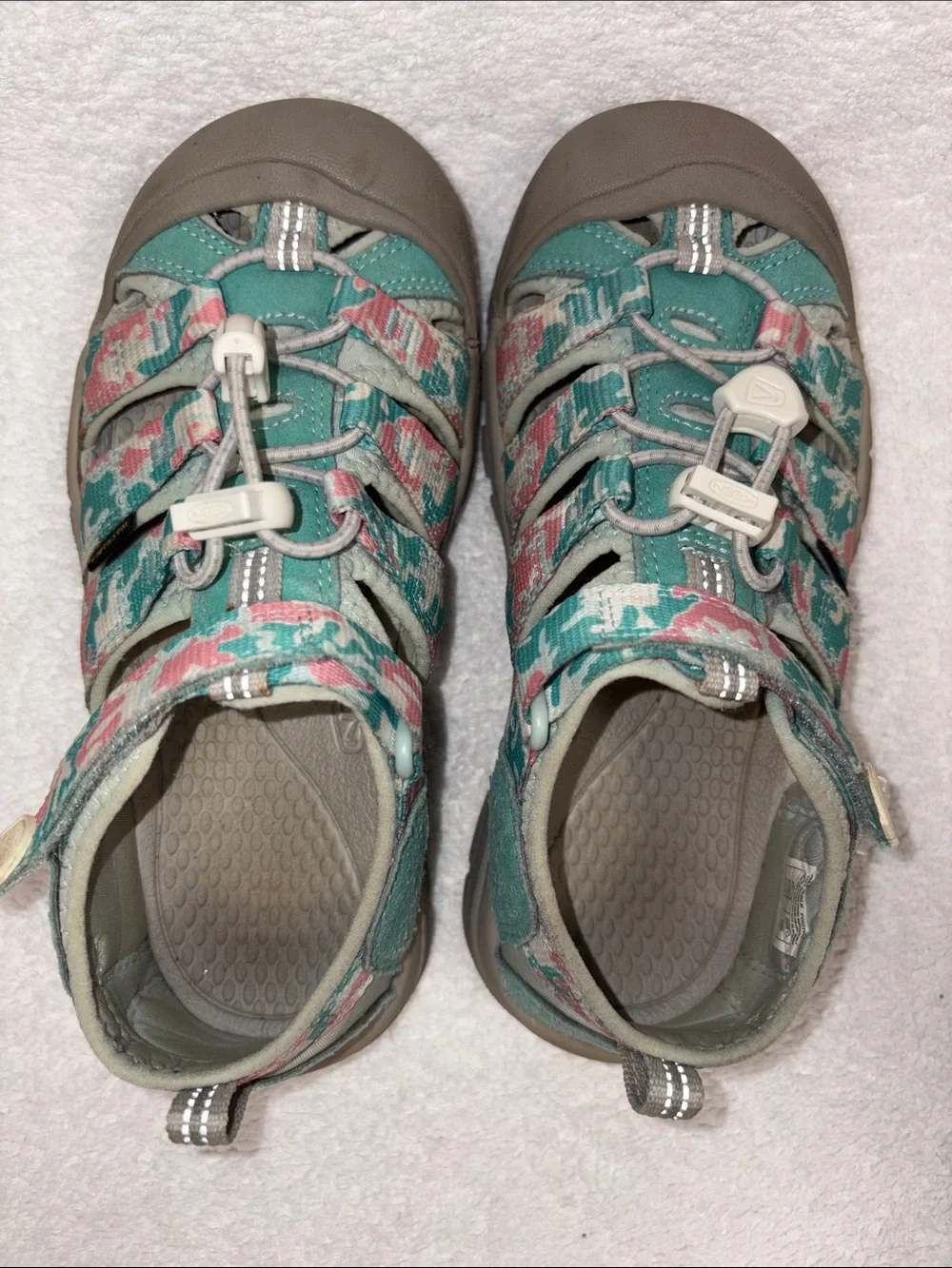 KEEN Newport H2 1026276 Camo/Pink Icing Sandal Shoes Girls Kid's Size 2